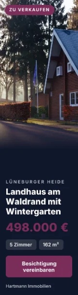 Skyscraper 160 mal 600 eines Landhauses, Ausschnitt aus der Bildmitte: Fahnenmast und Bäume, vom Haus nur die linke Kante.